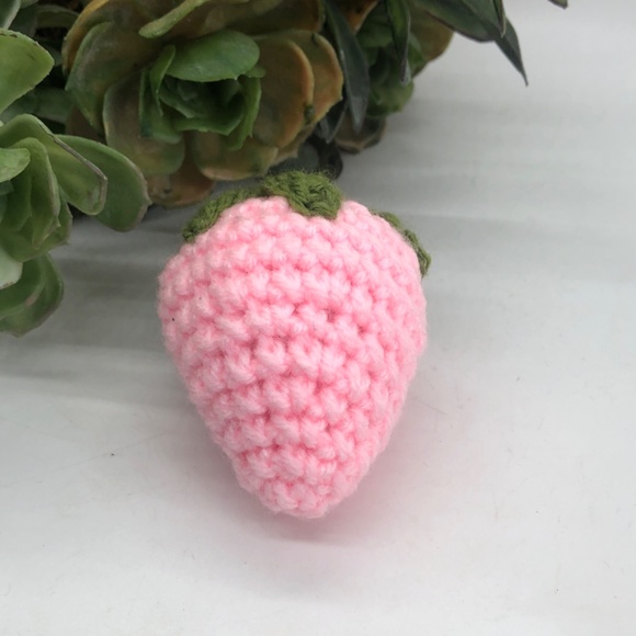 Juicy Crochet Strawberry Plush Keychain | Berry Bag Flair 🍓 Farm Fresh Vibes - Picture 5 of 15